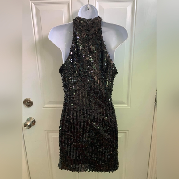 Black dress - Picture 2 of 2